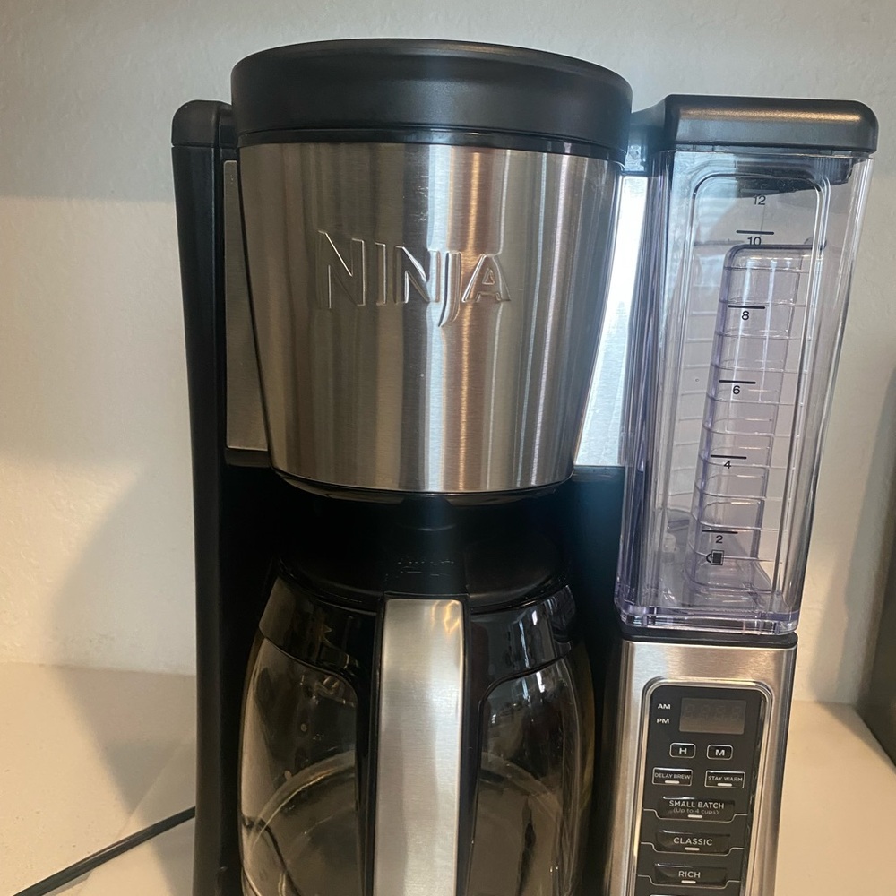 Ninja Stainless Steel Coffee Maker with Black Accents - Picture 9 of 9